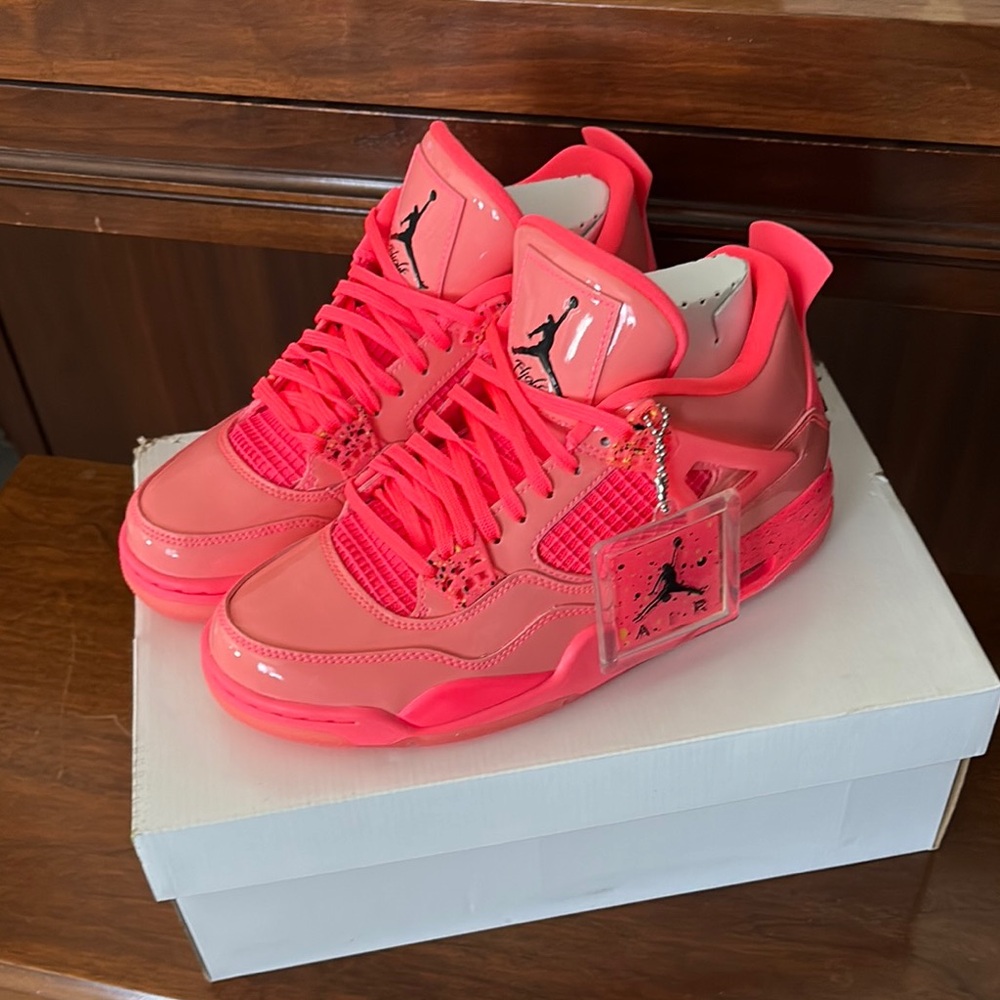 Air Jordan 4 Retro NRG Hot Punch Volt Black Women’s 9 NIB Rare